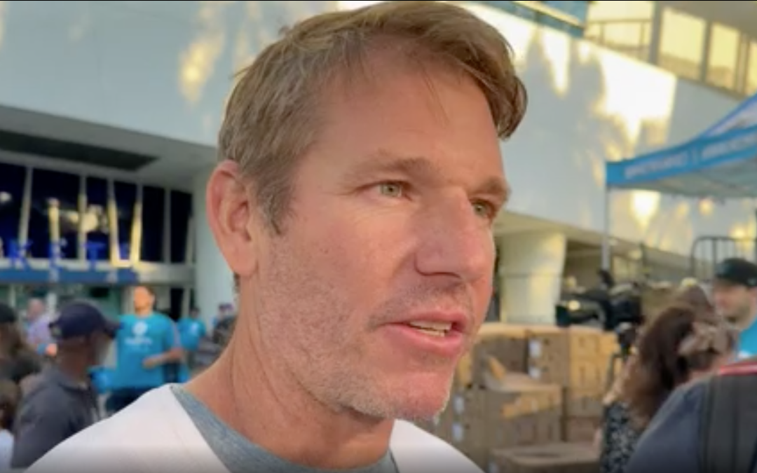 New Marlins manager Clayton McCullough volunteers at food bank