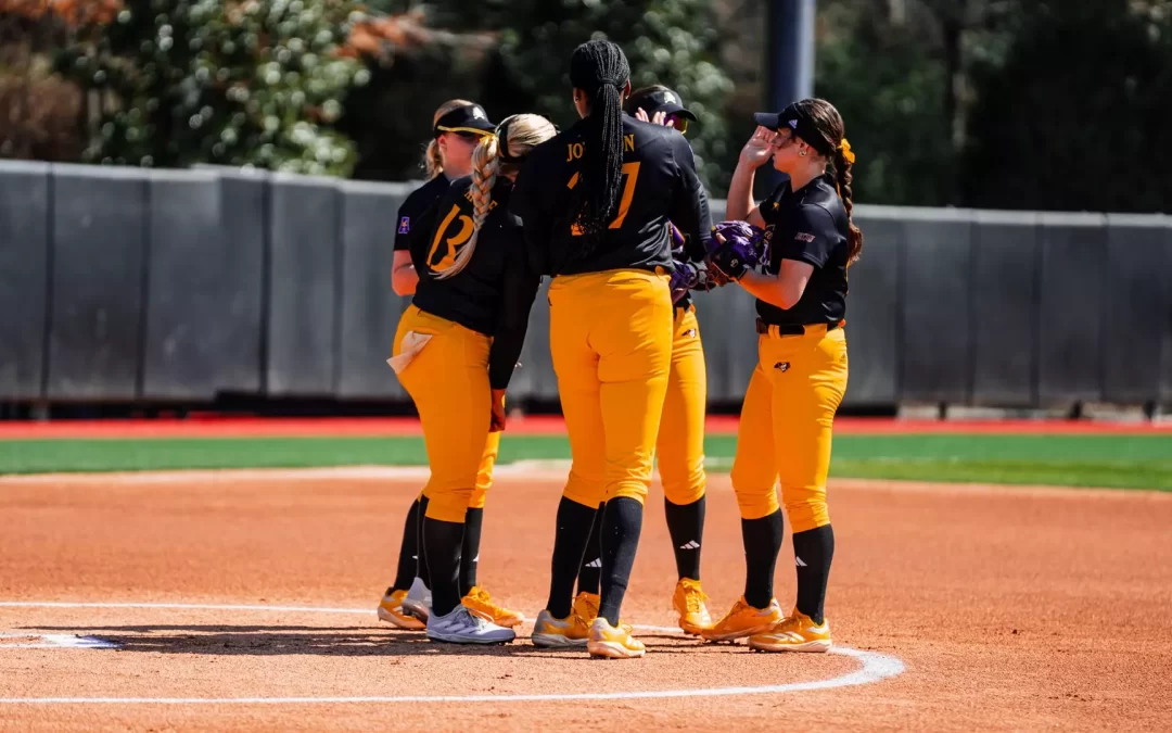 Pirates drop softball series to Tulsa with split in doubleheader