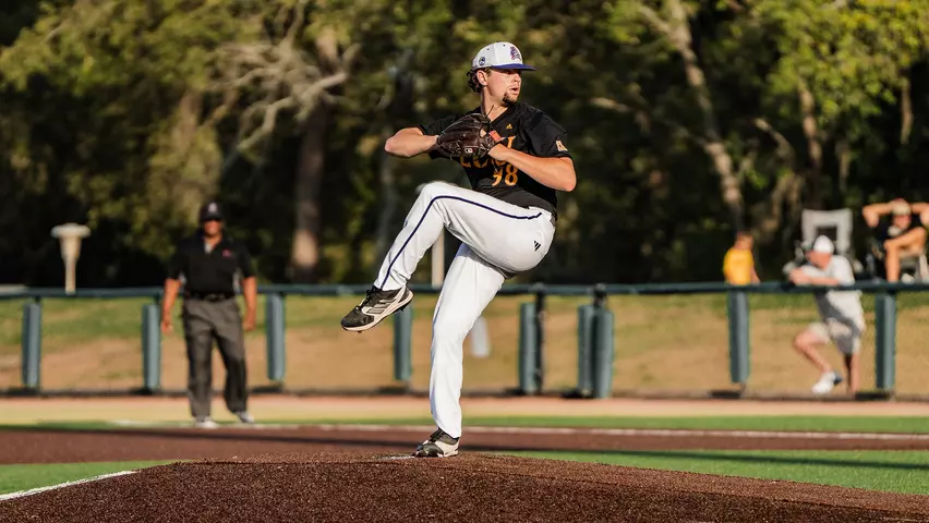 Pirates take series opener at South Florida